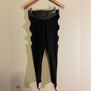 Manière De Voir Cut-out-O-ring leggings
